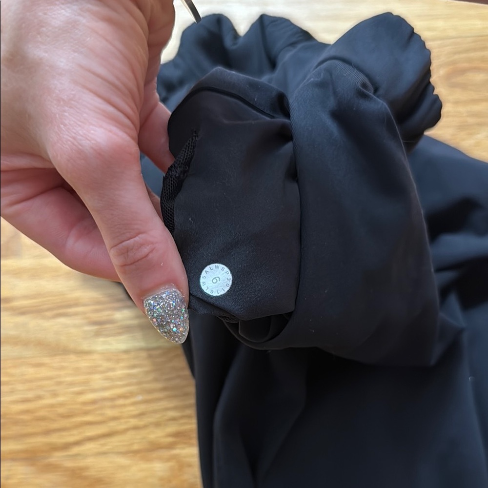 Lululemon on the fly jogger 23” - Picture 2 of 3